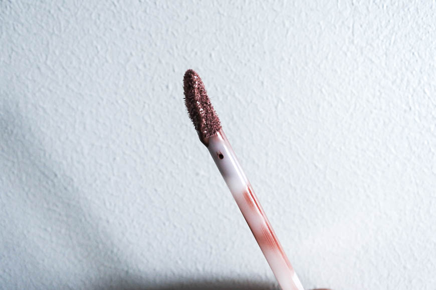 Les pinceaux Rose Glow Kit d'Elsa Makeup et son liquid lipstick