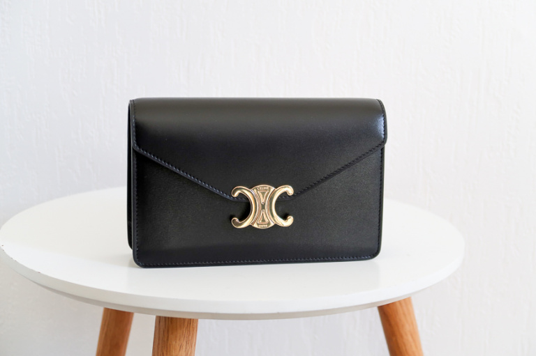 Pochette ?� cha?�ne Triomphe Celine : pr?�sentation et avis
